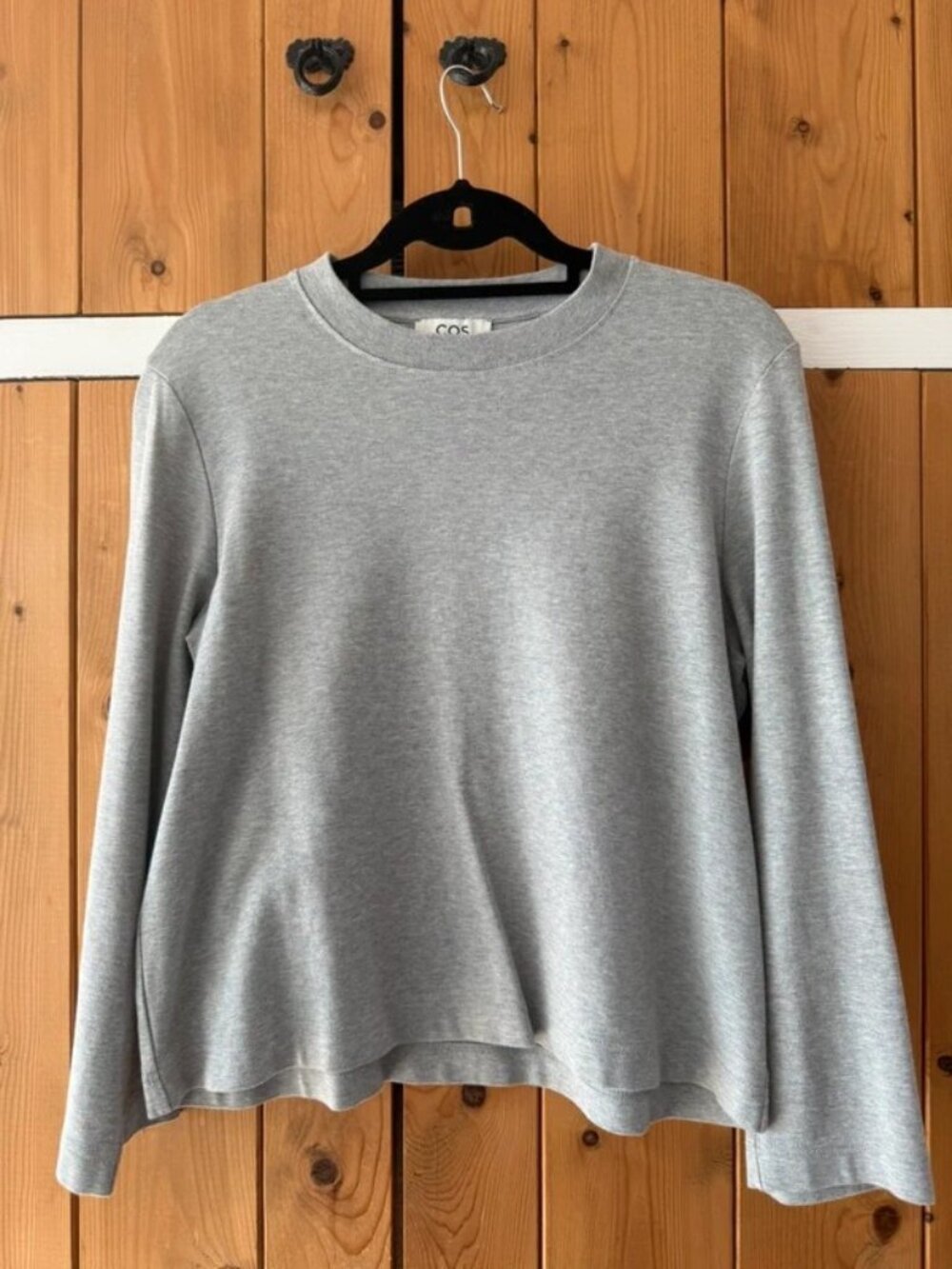 long sleeve grey top